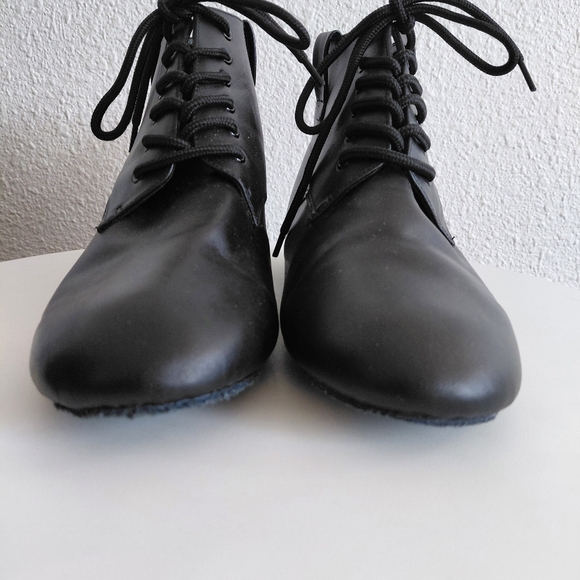 VERY FINE Dance Black Booties - Picture 3 of 15